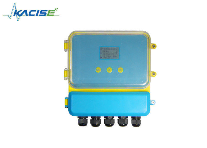 IP66 डिस्प्ले इंस्ट्रूमेंट IP68 ट्रांसड्यूसर 30m रेंज इंडस्ट्रियल तरल स्तर निगरानी के लिए दो तारों से विभाजित अल्ट्रासोनिक स्तर मीटर