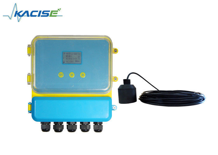 IP66 डिस्प्ले इंस्ट्रूमेंट IP68 ट्रांसड्यूसर 30m रेंज इंडस्ट्रियल तरल स्तर निगरानी के लिए दो तारों से विभाजित अल्ट्रासोनिक स्तर मीटर