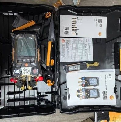 testo 557s स्मार्ट वैक्यूम किट नली के साथ - वायरलेस वैक्यूम और वायरलेस तापमान जांच और 4 नली सेट के साथ स्मार्ट डिजिटल मनिफोल्ड